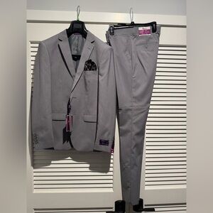 Men's Gray Suit